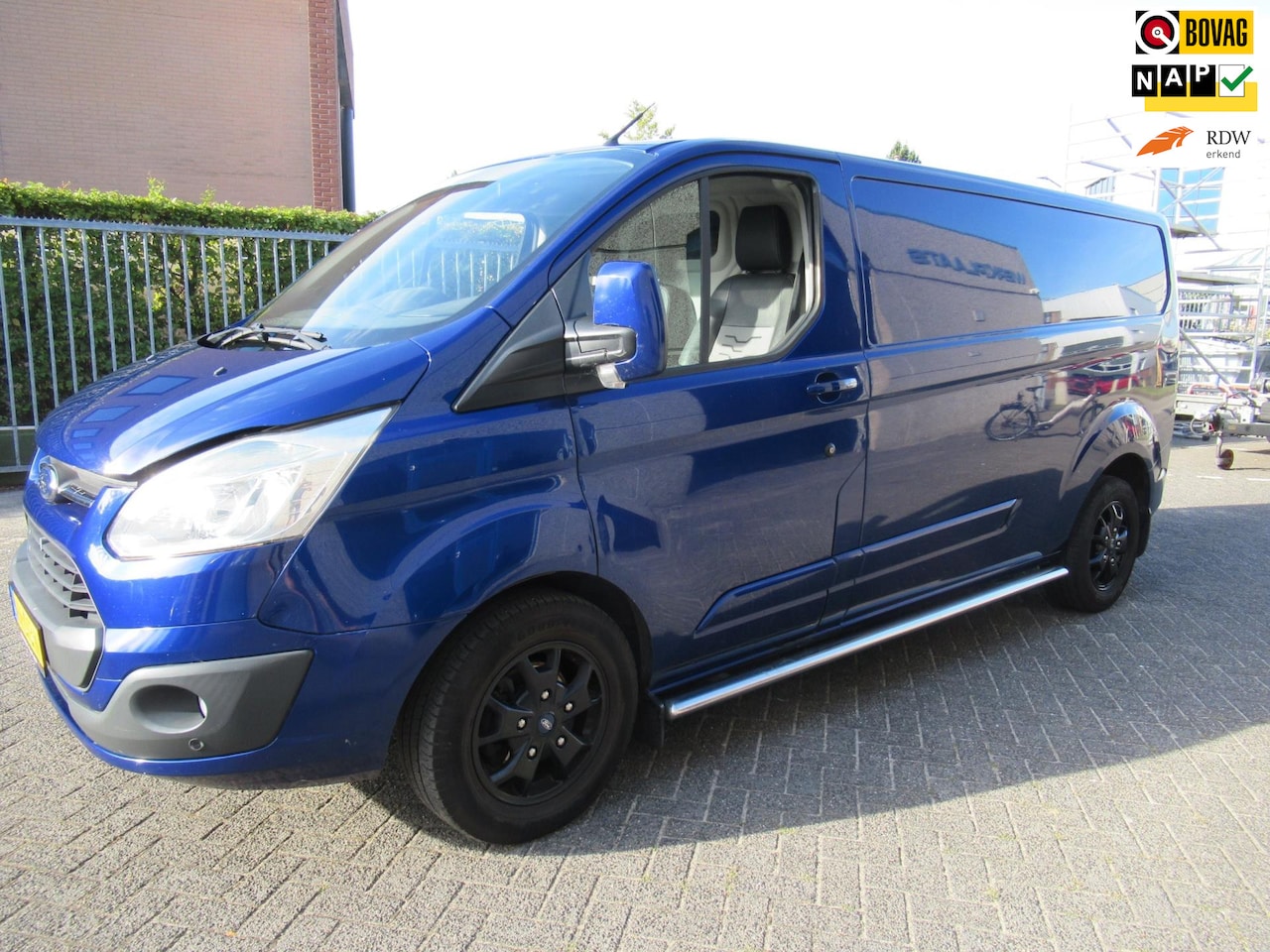 Ford Transit Custom - 290 2.2 TDCI L2H1 Limited 290 2.2 TDCI L2H1 Limited - AutoWereld.nl