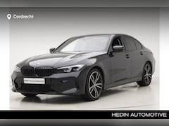 BMW 3-serie - 320i Sedan M-Sport | 18" | Camera | Harman Kardon | Privacy Glass | Voorbereiding Driving