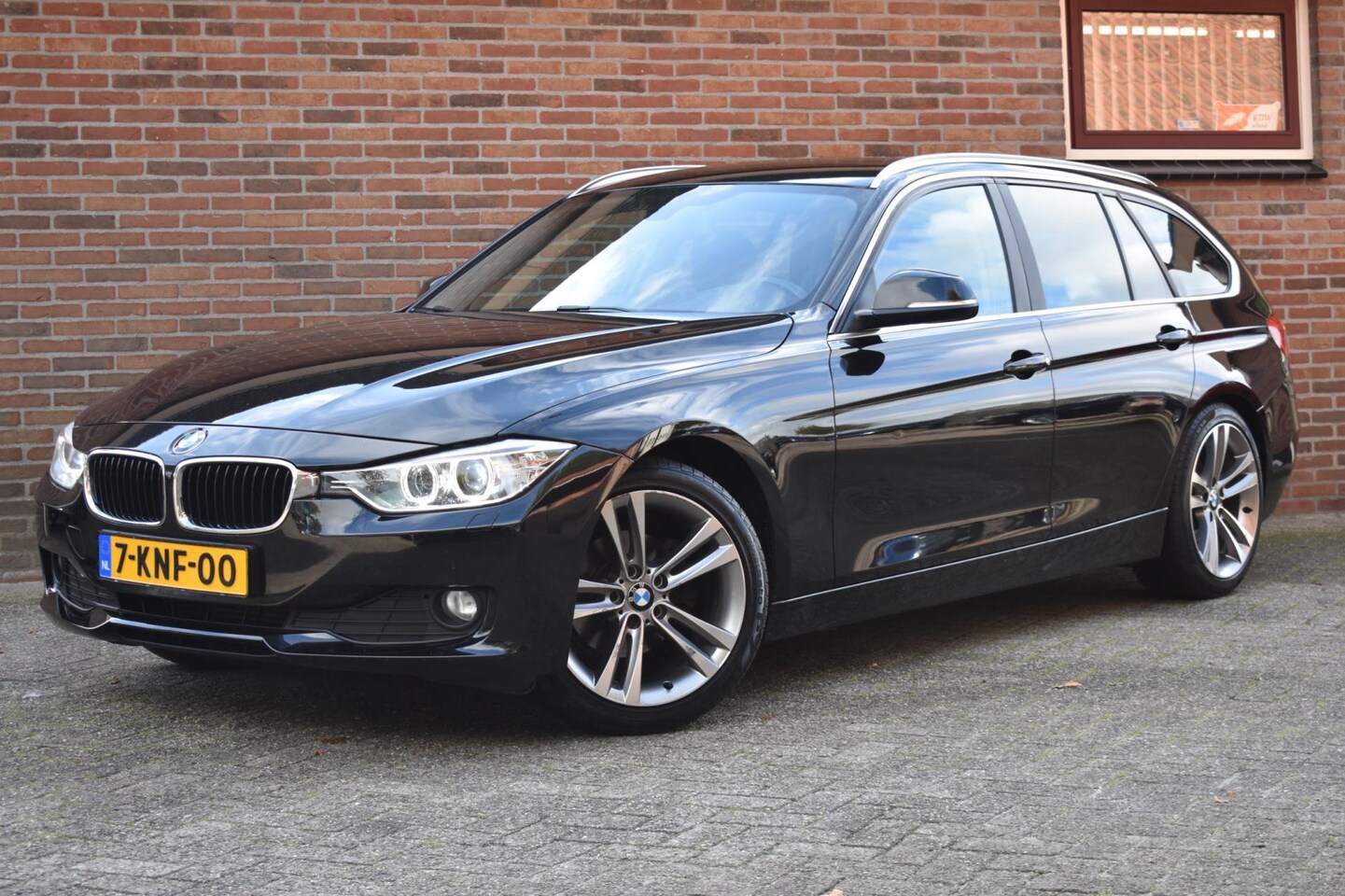 BMW 3-serie Touring - 320d EfficientDynamics Edition High Executive Upgr '13 Xenon Clima Cruise - AutoWereld.nl