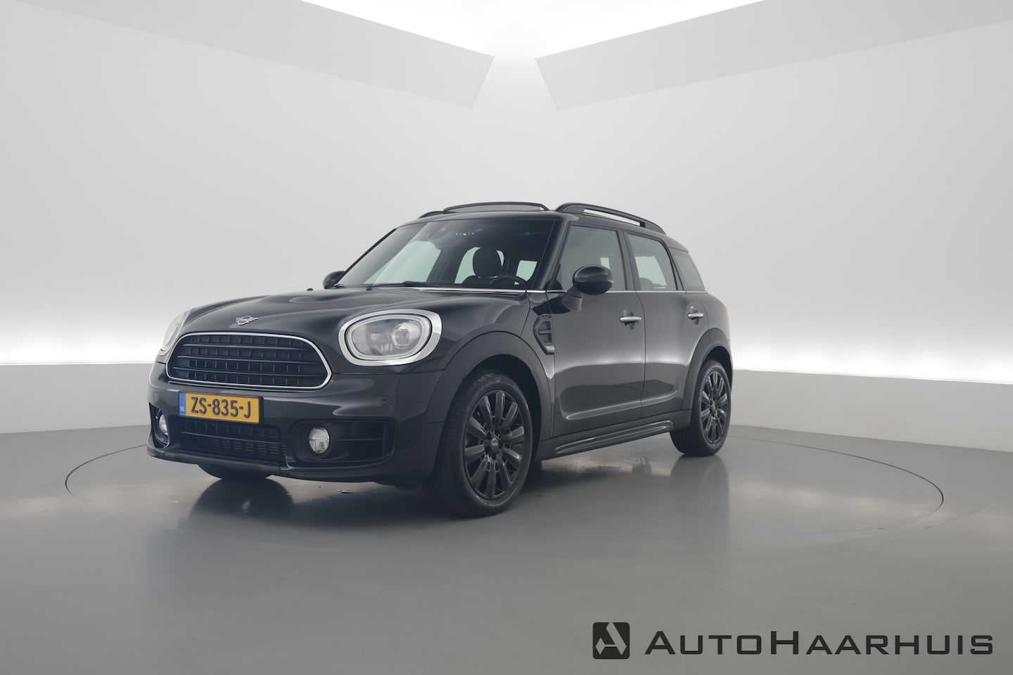 MINI Countryman - Mini 1.5 Cooper Business Edition | Pano | Trekhaak | Navi | 18'' | ACC | Camera - AutoWereld.nl