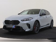 BMW 1-serie - 120 M Sport Automaat / Trekhaak / Sportstoelen / Achteruitrijcamera / M Adaptief onderstel