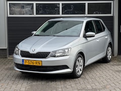 Skoda Fabia - 1.0 TSI Drive Trekhaak, Navi, Airco,