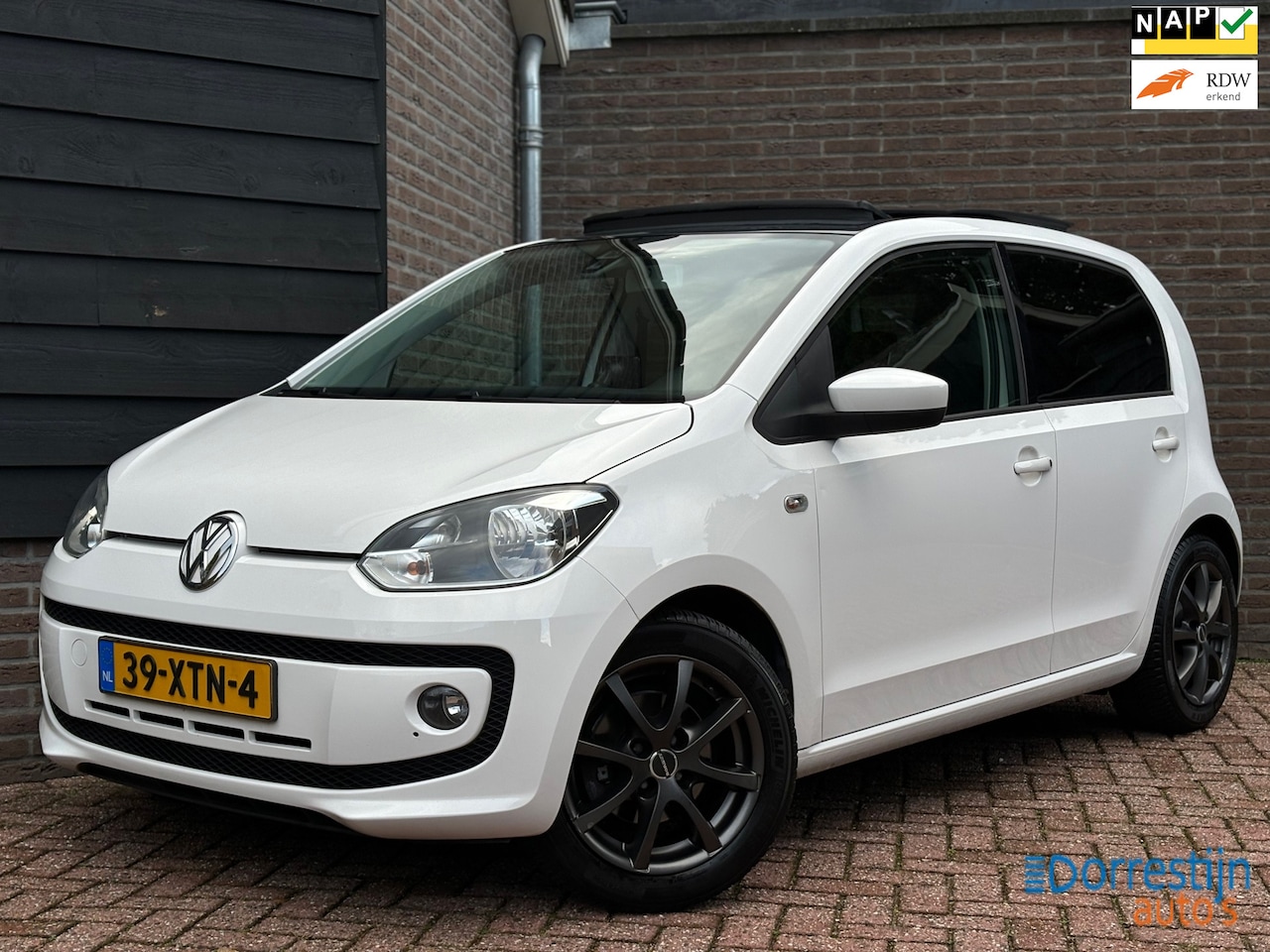 Volkswagen Up! - 1.0 high up! BlueMotion | Panorama | Airco | Navi | PDC | Cruise | NAP - AutoWereld.nl