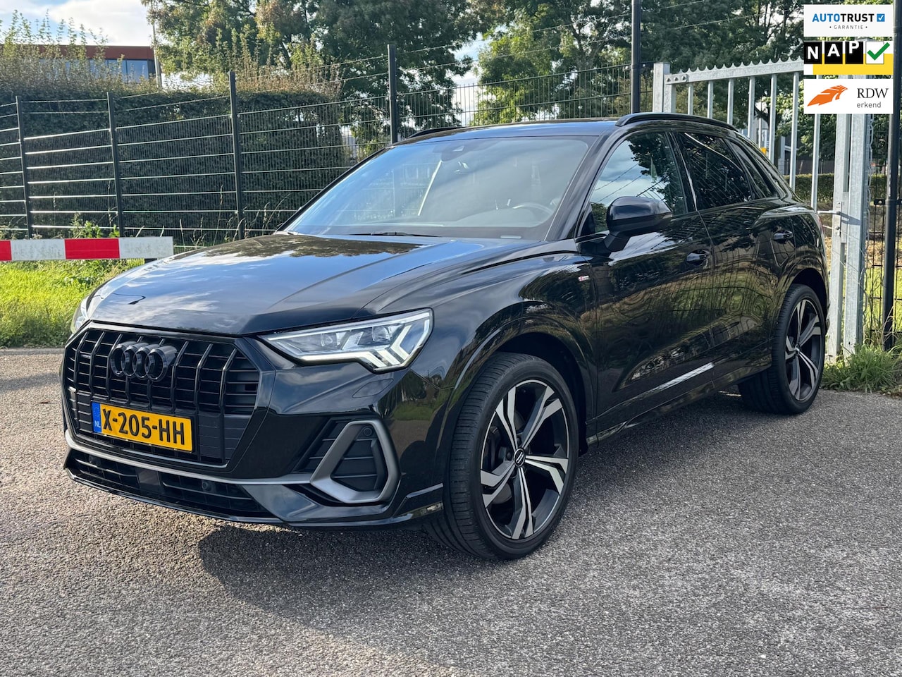 Audi Q3 - 40 TFSI quattro Pro Line S Line Sfeerverl 20INCH Matrix - AutoWereld.nl