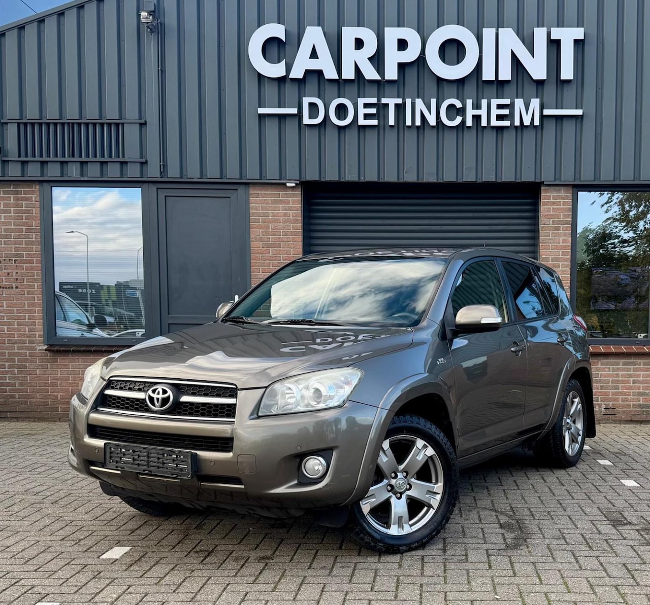 Toyota RAV4 - 2.2 D-CAT Dynamic 4 WD Airco Stoelverwarming Leer - AutoWereld.nl
