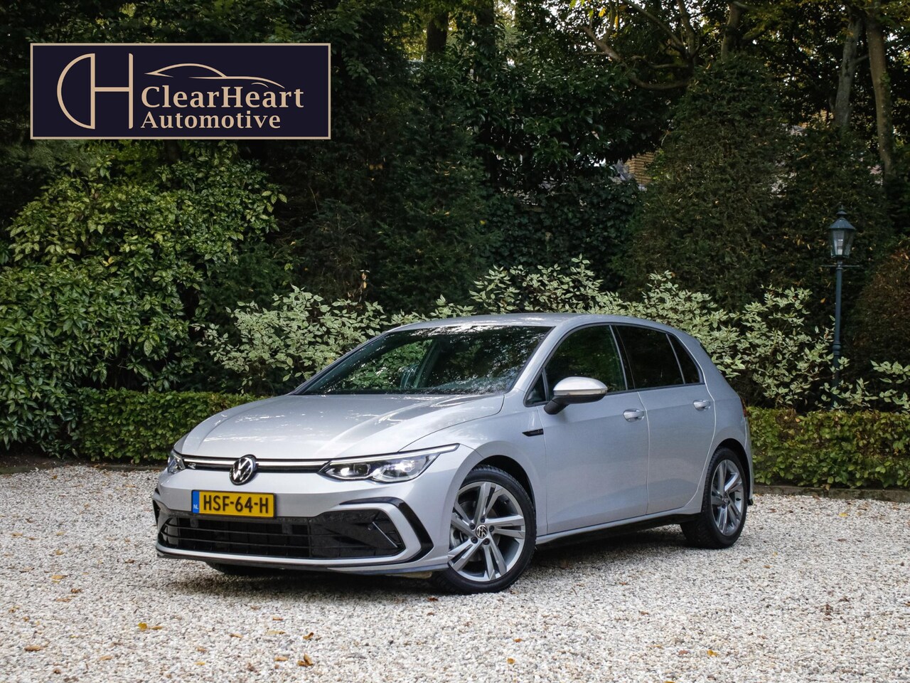 Volkswagen Golf - 1.5 eTSI R-Line IQ Lights/Achteruitrijcamera/ - AutoWereld.nl