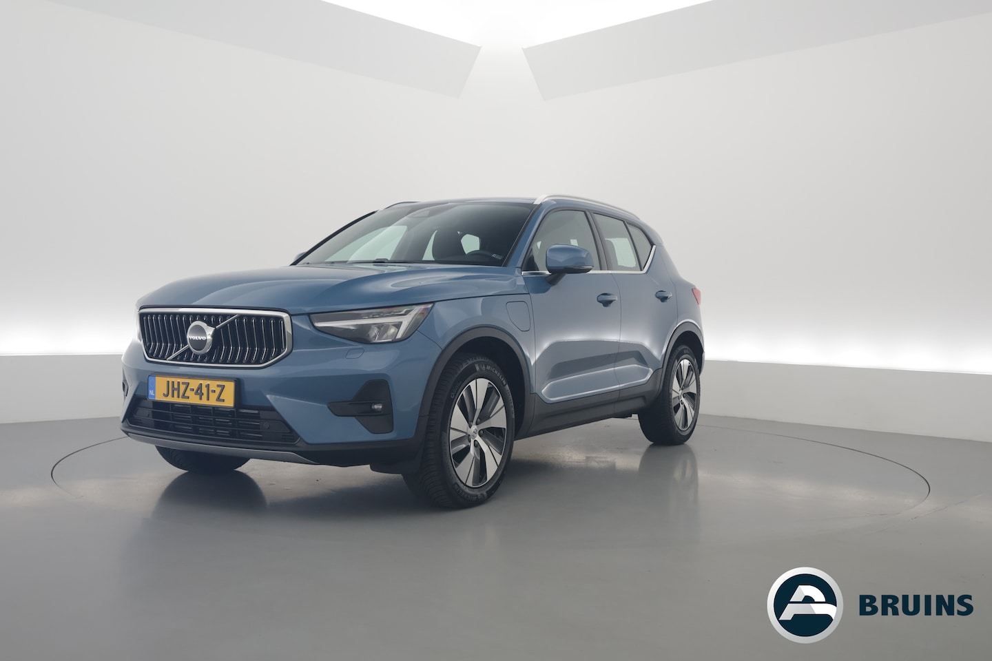 Volvo XC40 - 1.5 T4 Plug-in hybrid Core Bright | Elek. Trekhaak | Camera | - AutoWereld.nl