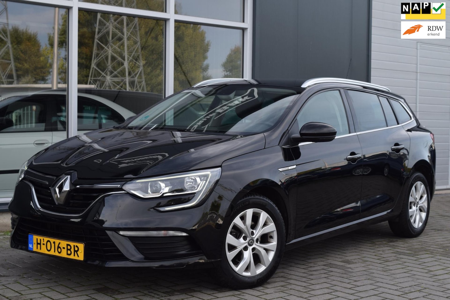Renault Mégane Estate - 1.3 TCe Limited | Automaat | Camera | NAP + APK 10-2027 ! - AutoWereld.nl