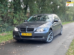 BMW 3-serie - 320i Business Line | Airco + Cruise Nu € 2.450,