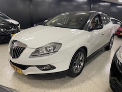 Lancia Delta - 1.4 M.AIR PLATINO Panorama Dak Parkeerhulp Navigatie Airco