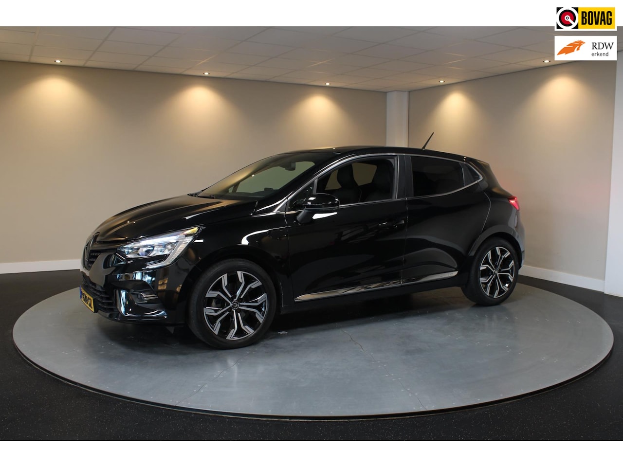 Renault Clio - 1.3 TCe Intens *Automaat* Carplay|Cruise|Navi|Keyless - AutoWereld.nl