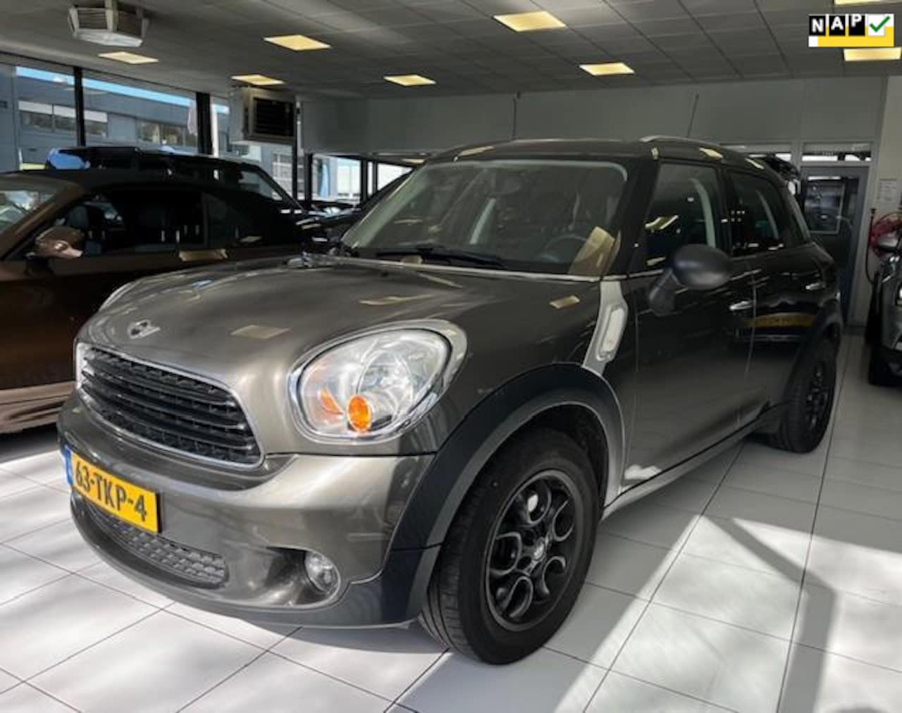 MINI Countryman - Mini 1.6 One Business Line/NAP/Navigatie/Dealer onderhouden - AutoWereld.nl