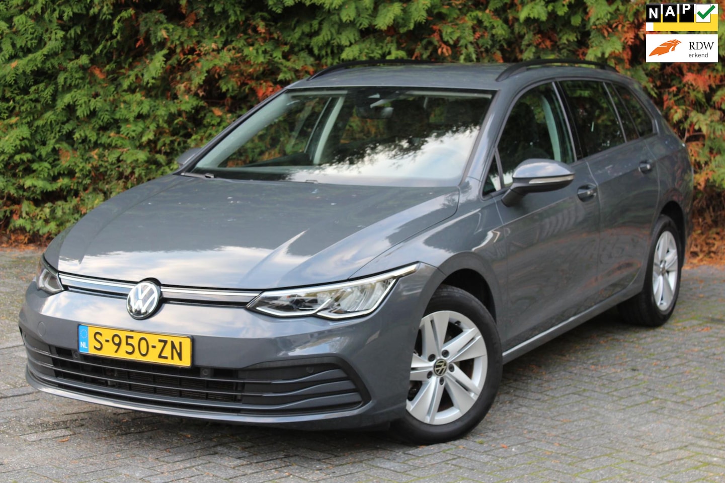 Volkswagen Golf Variant - 1.0 eTSI Life Business 110PK | Carplay | Elektrische stoelen | Memory Seats | Navi | ECC | - AutoWereld.nl