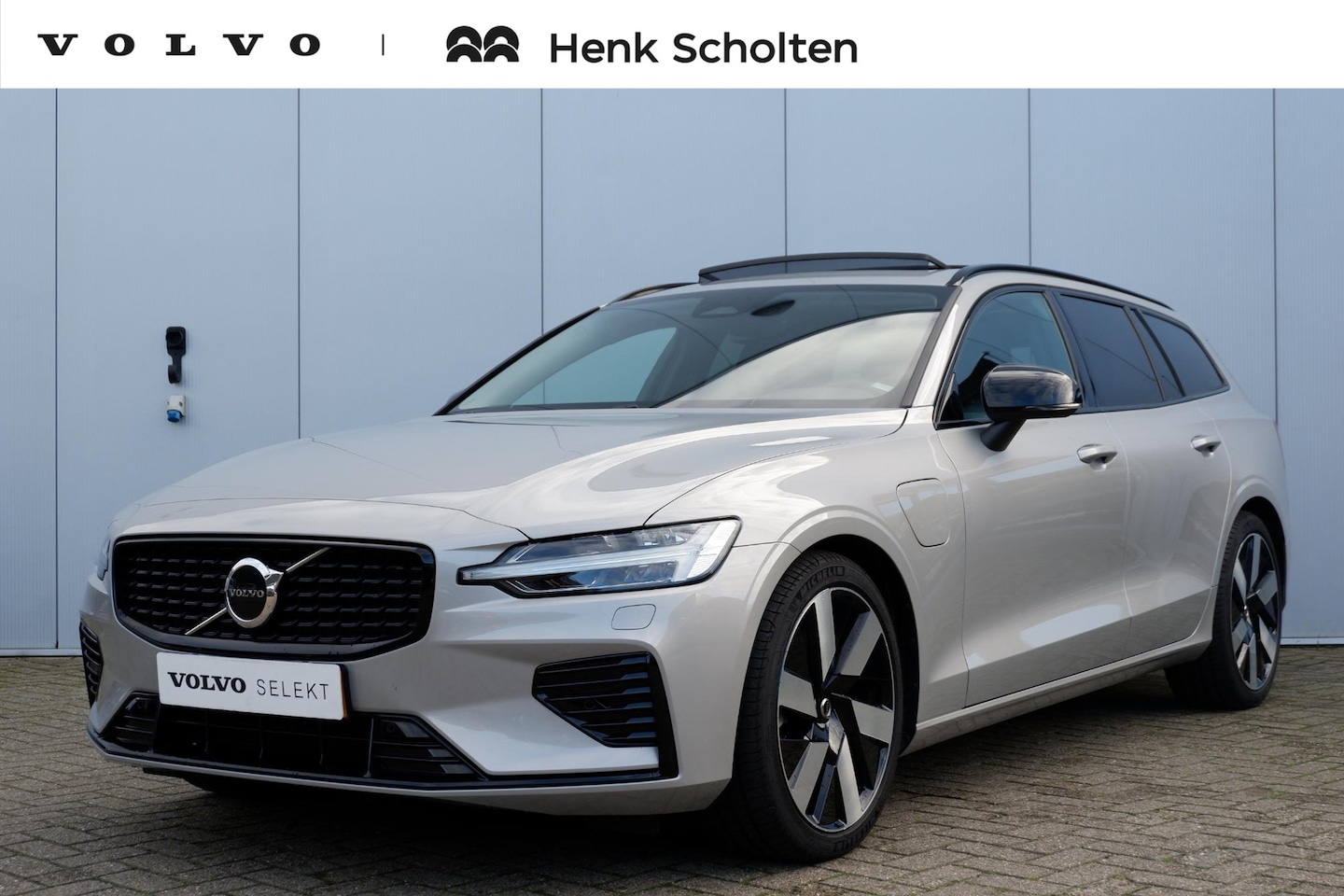 Volvo V60 - 2.0 T8 Plug-in hybrid AWD Ultra Dark - AutoWereld.nl