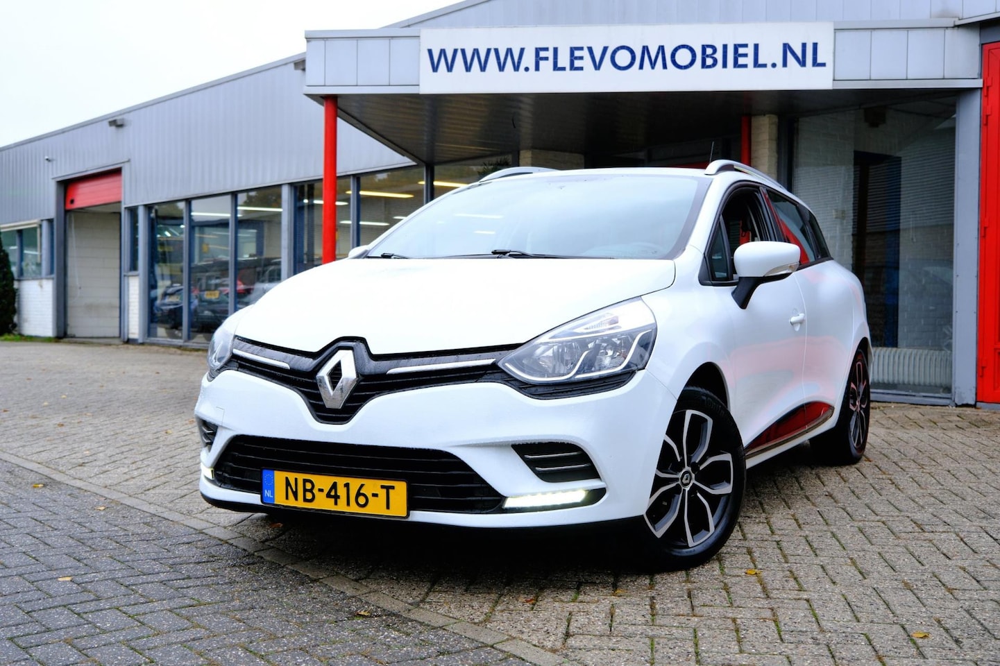 Renault Clio Estate - 0.9 TCe Zen Navi|Airco|Cam|LMV - AutoWereld.nl