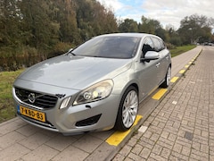 Volvo V60 - 2.4 D6 AWD Plug-In Hybrid Summum
