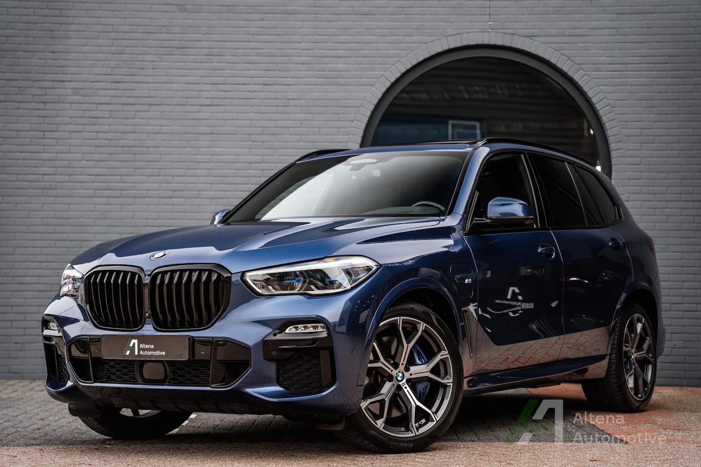 BMW X5 - xDrive45e High Executive M-sport, 4 wielbesturing, panoramadak, driving ass. prof., parkin - AutoWereld.nl