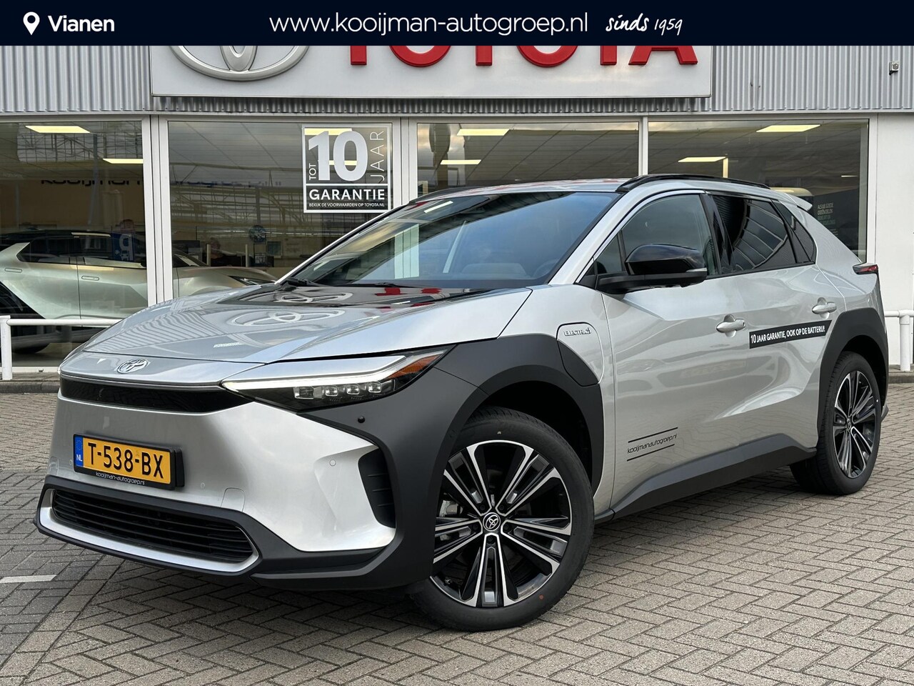Toyota bZ4X - Premium 71 kWh 3 Fase, slechts 2165KM, BTW auto, Nieuwstaat! - AutoWereld.nl