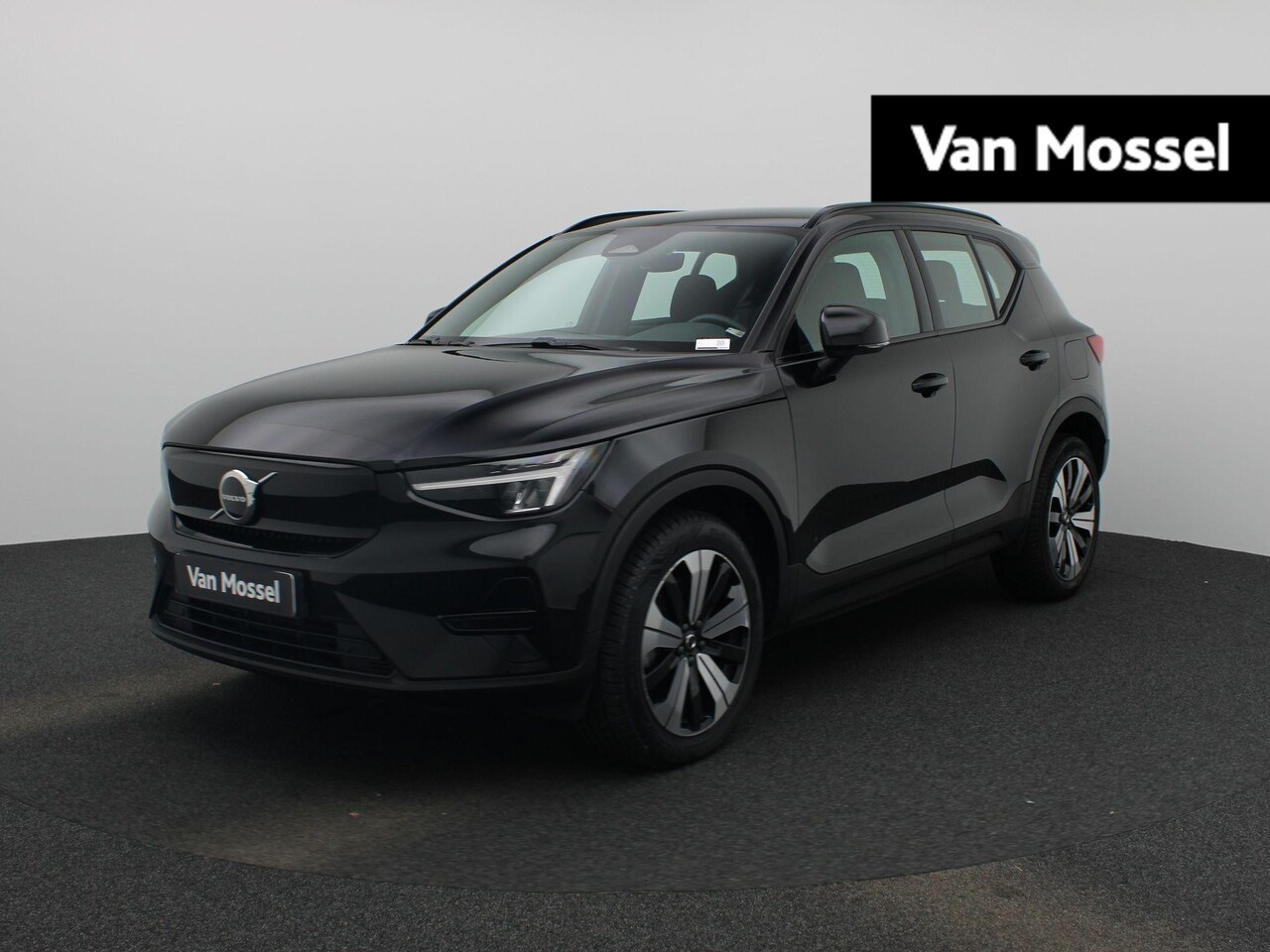 Volvo XC40 - Recharge Core 232PK | Navigatie | Allseason-banden | Grootlicht-assistent |  Achteruitrijc - AutoWereld.nl