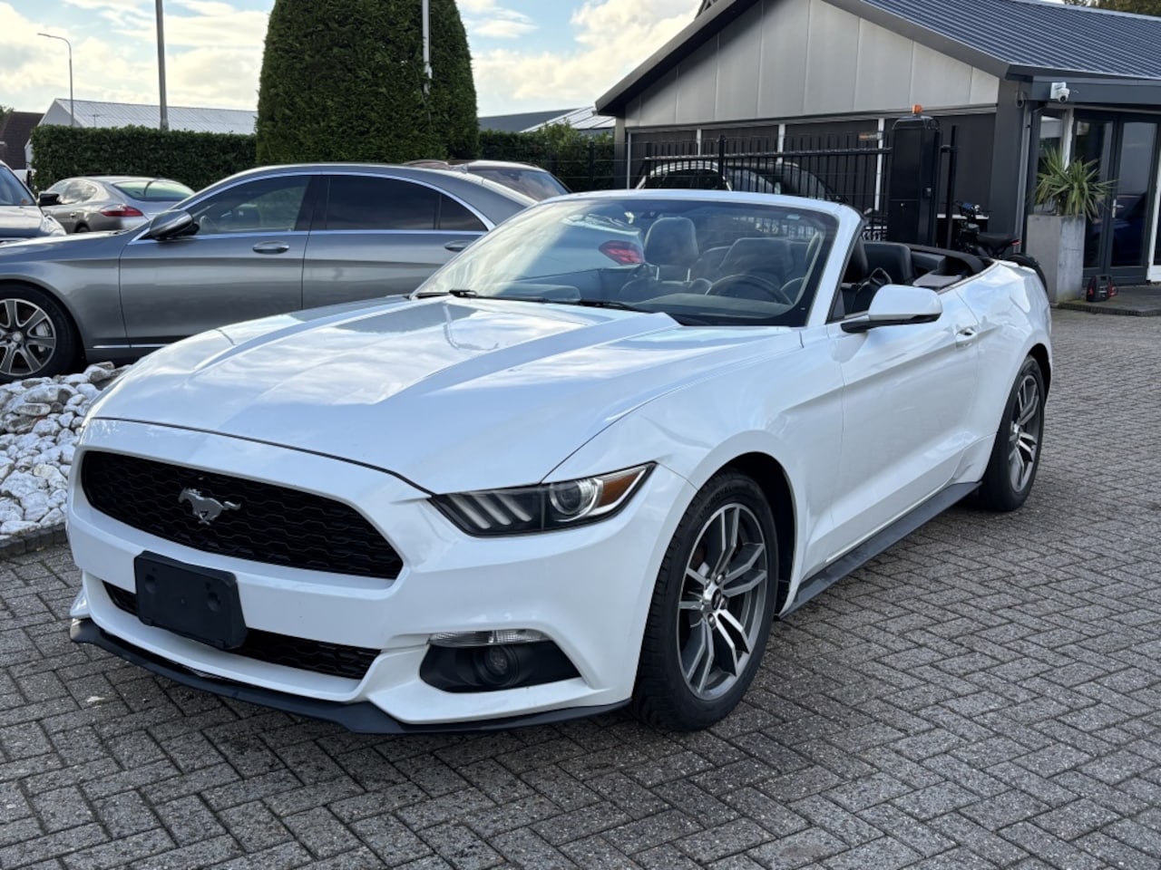 Ford Mustang - 2.3 Aut Cabrio 2015 LEES BESCHRIJVING - AutoWereld.nl
