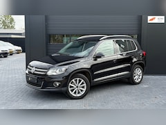 Volkswagen Tiguan - 2.0 TSI Sport&Style 4Motion Airco|Trekhaak