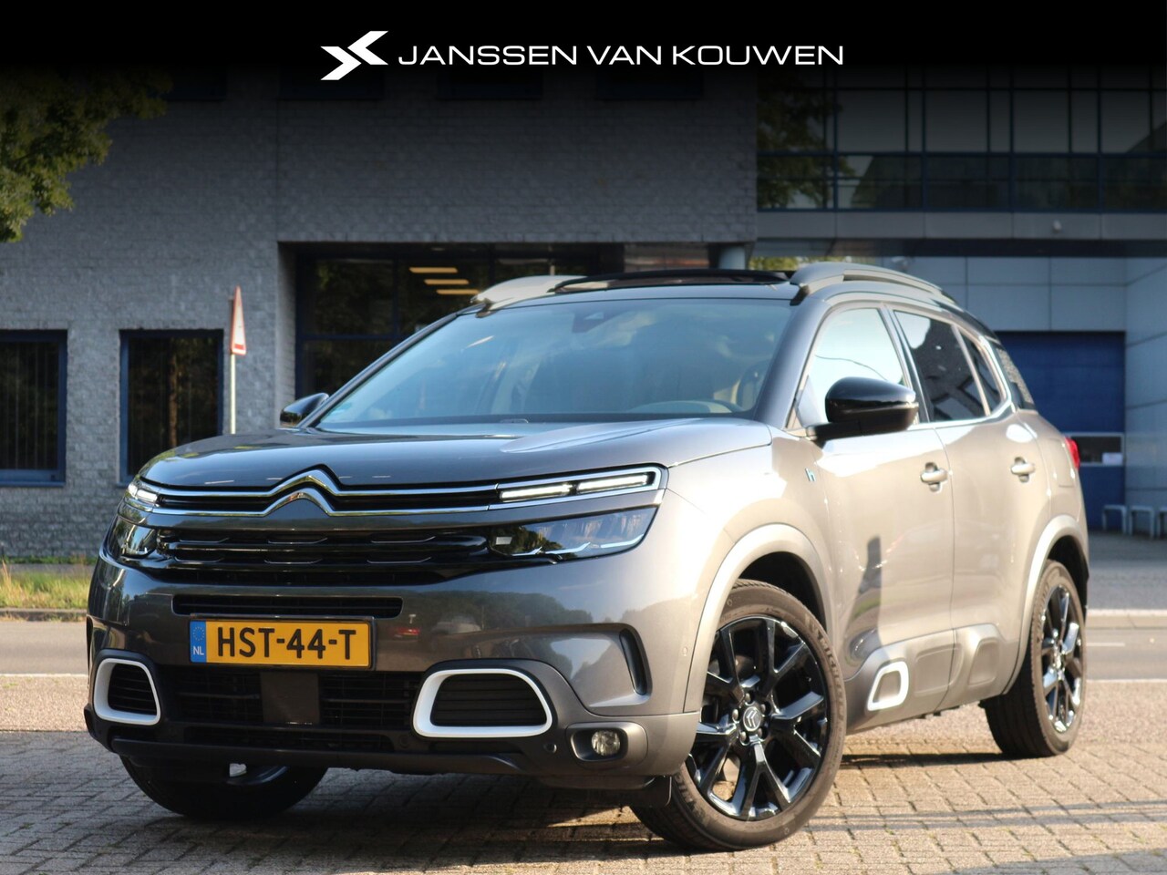 Citroën C5 Aircross - 1.6 Plug-in Hybrid 225 Shine / Panoramadak / Afneembare Trekhaak / Stoelverwarming - AutoWereld.nl