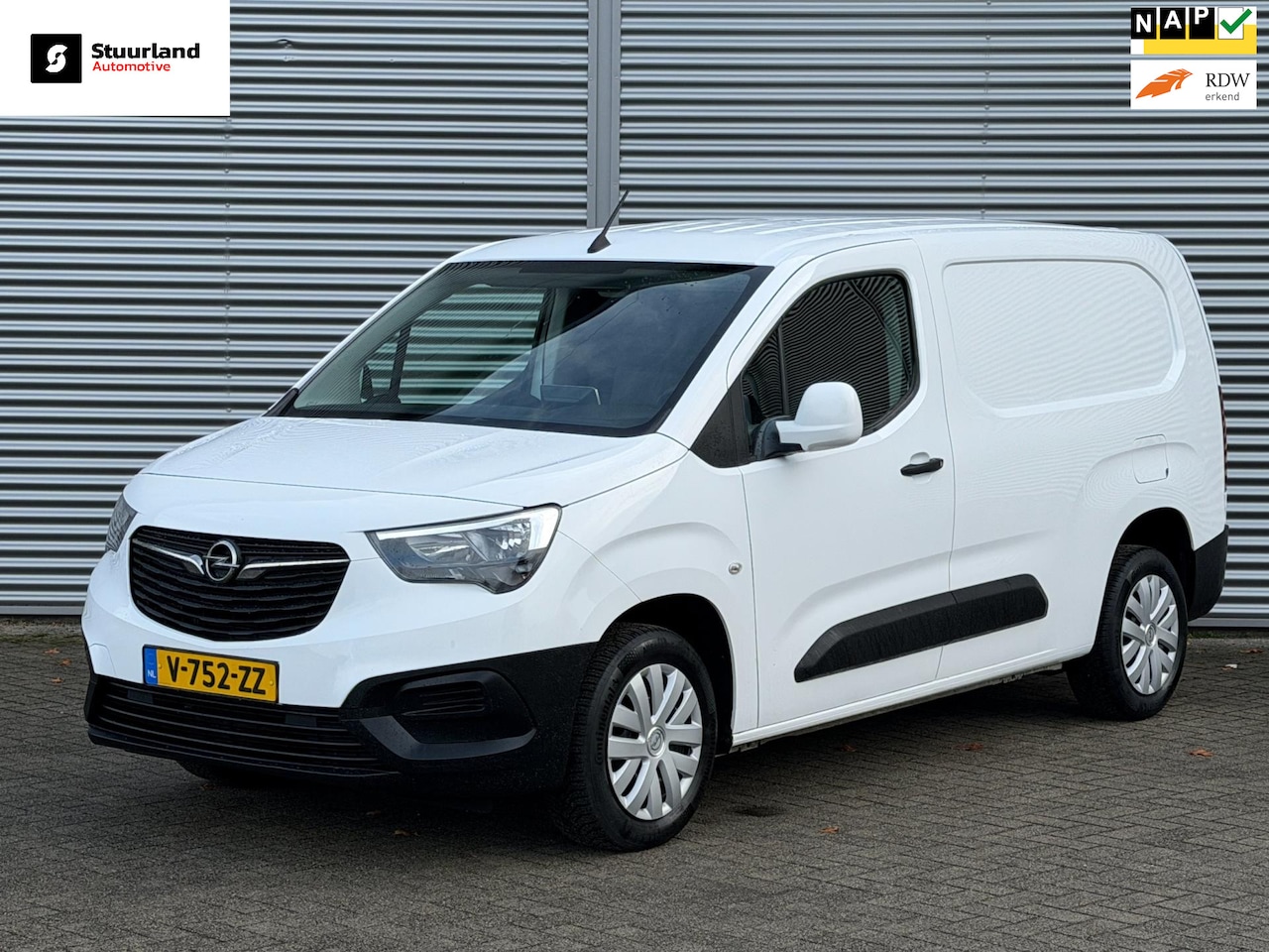 Opel Combo - 1.6D L2H1 Airco/ Navi/ Cruise/ PDC/ DAB/ Apple carplay/ - AutoWereld.nl