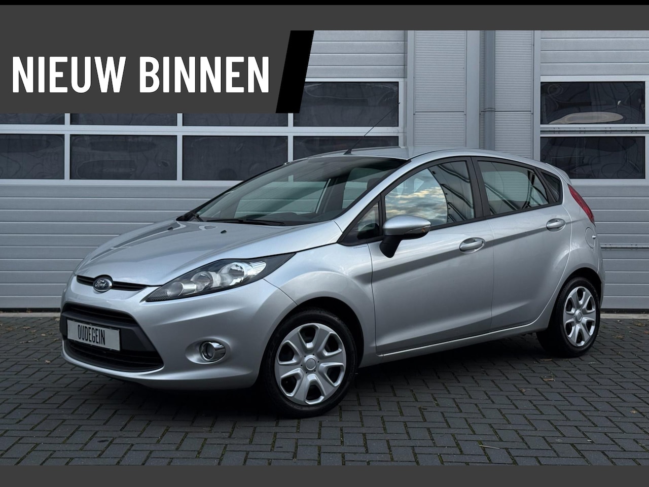 Ford Fiesta - 1.25 Limited / Stoelverwarming / Airco / Nwe D.Riem / Garantie / Champions League Uitvoeri - AutoWereld.nl