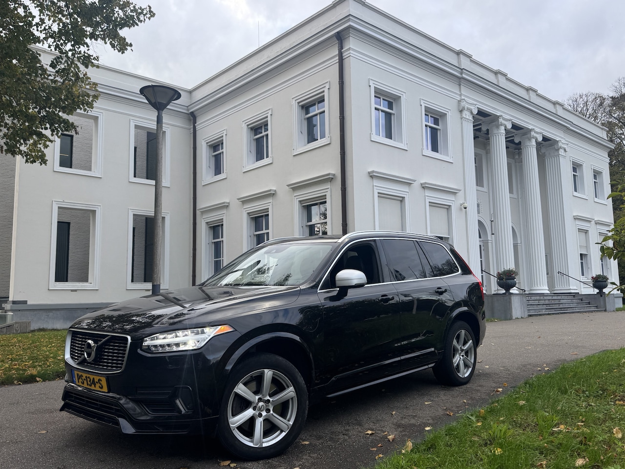 Volvo XC90 - 2.0 T8 R-Design HYBRID AWD, 1EIG, EXTREEM MOOI - AutoWereld.nl