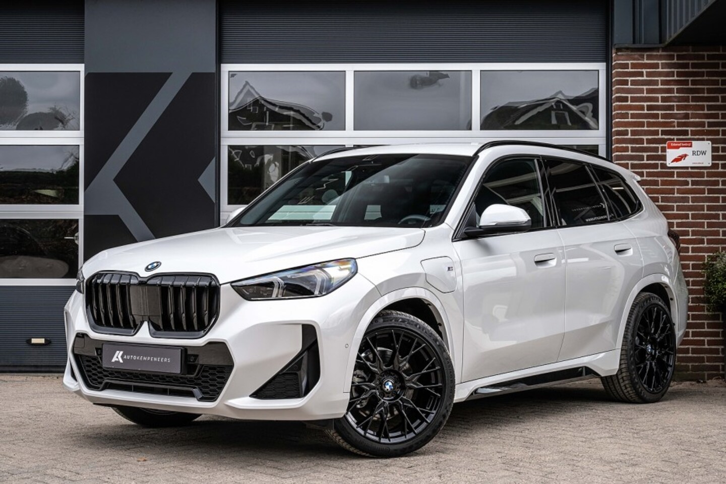 BMW X1 - 25e xDrive M Sport | Shadow | Driving Ass. Plus | Camera | Adapt. Led | Stoelverwarming | - AutoWereld.nl