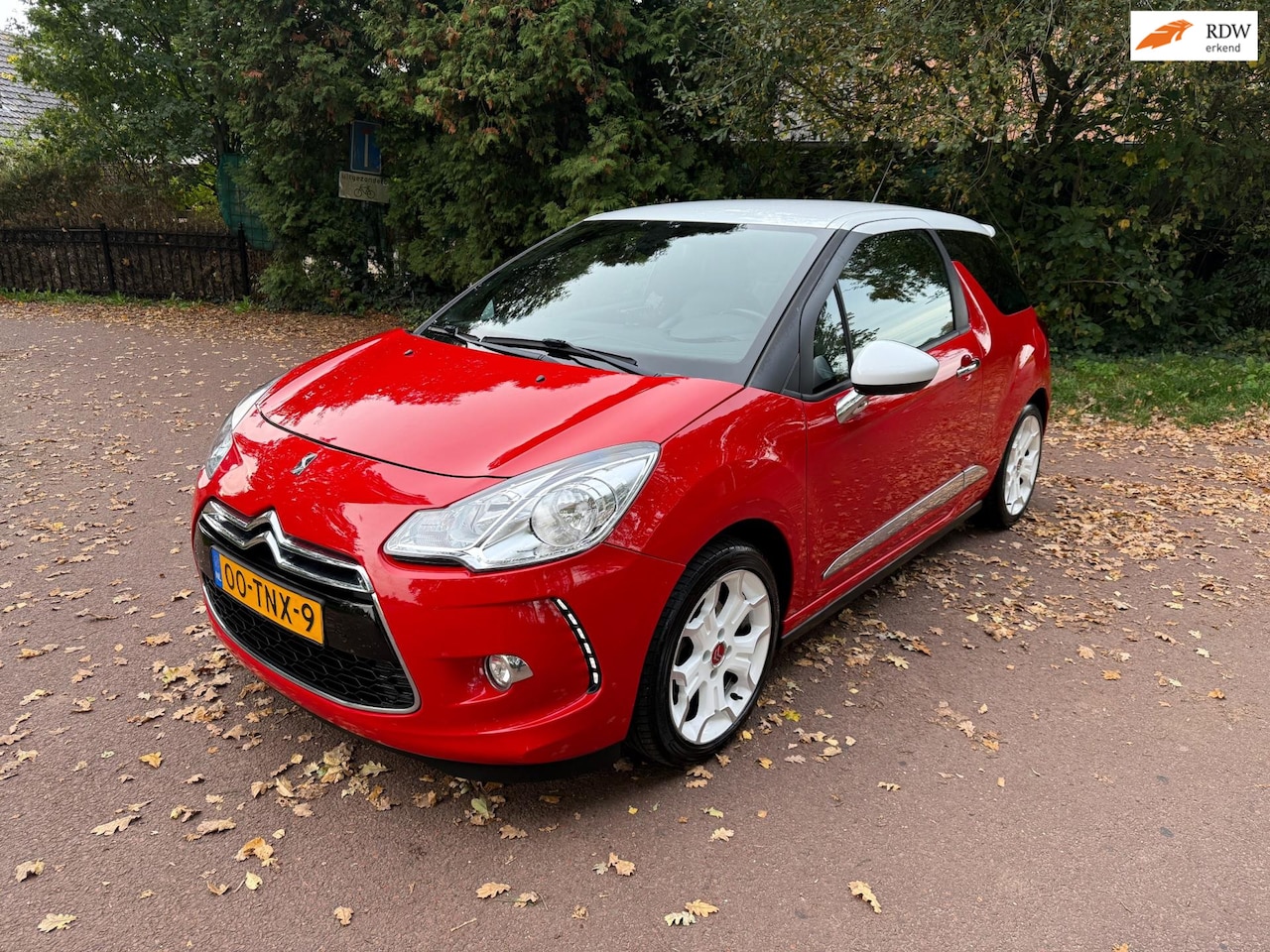 Citroën DS3 - 1.6 THP Sport Chic / Navi / Leder / led / Aux / Apk / Airco - AutoWereld.nl