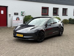 Tesla Model 3 - RWD/ Afneembare trekhaak/ Warmtepomp/ LFP Accu/ 1 Eigenaar/ Origineel NL/ NAP