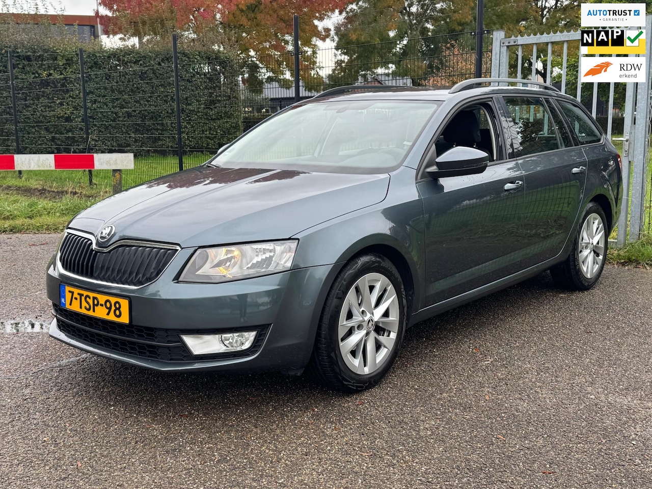 Skoda Octavia Combi - 1.2 TSI Greentech Ambition Airco LM PDC NAP Trekhaak - AutoWereld.nl