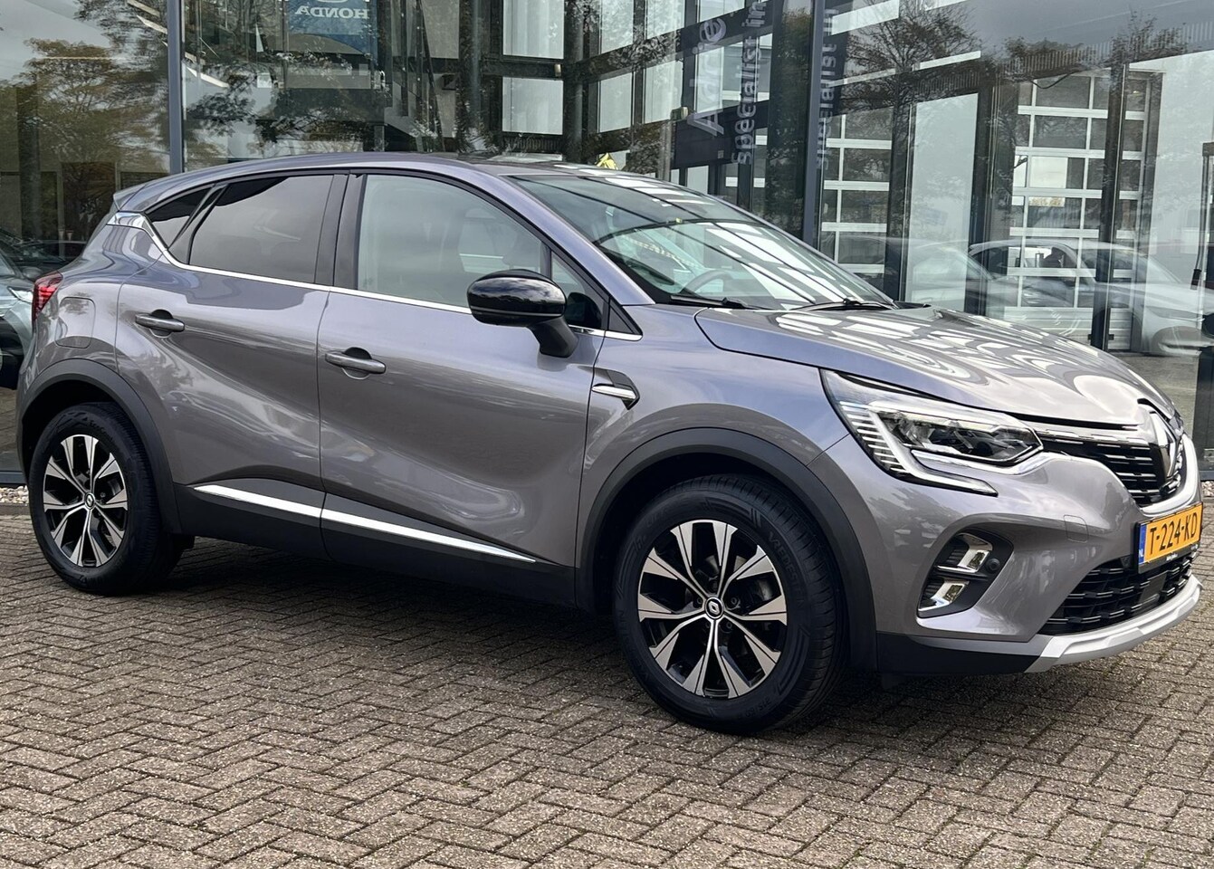 Renault Captur - 1.0 TCe 90 techno 1e Eigenaar | NED. AUTO | ACHTERUITRIJCAMERA | PARKEERSENSOREN V+A | LM - AutoWereld.nl