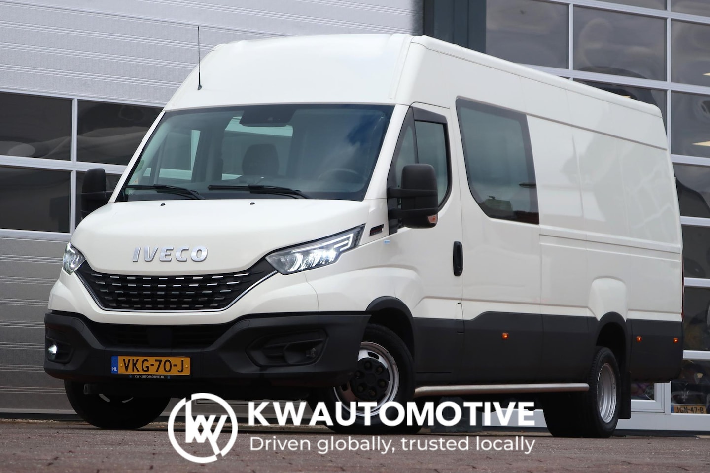 Iveco Daily - 35C18H 3.0 DC AUT/ CAMERA/ LED/ CRUISE/ CLIMA/ TREKHAAK - AutoWereld.nl