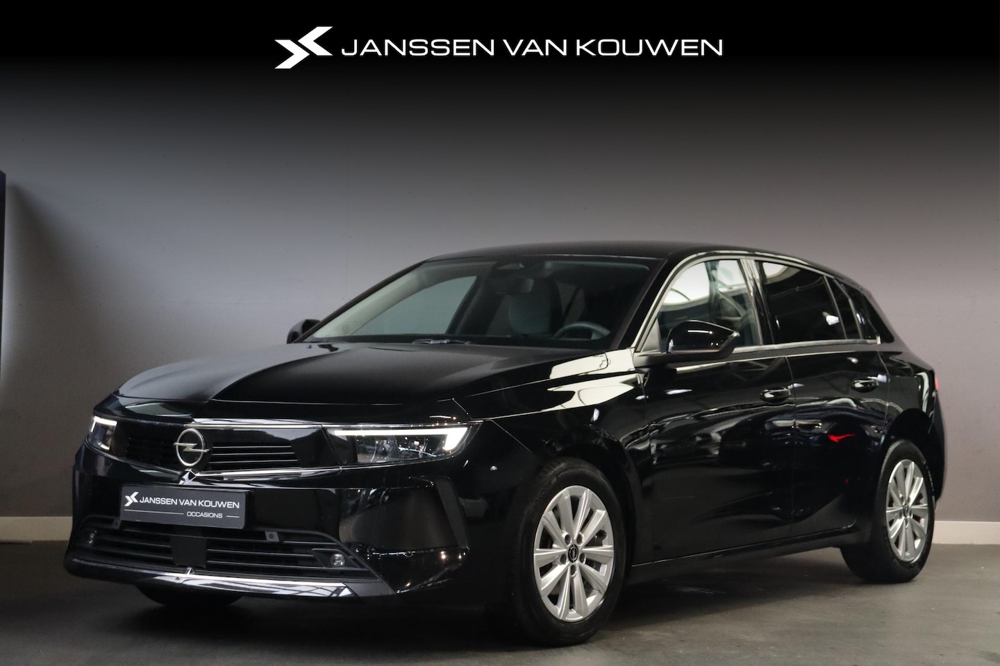 Opel Astra - 1.2 Business Edition Adaptieve Cruise Control Navigatie Achteruitrijcamera - AutoWereld.nl