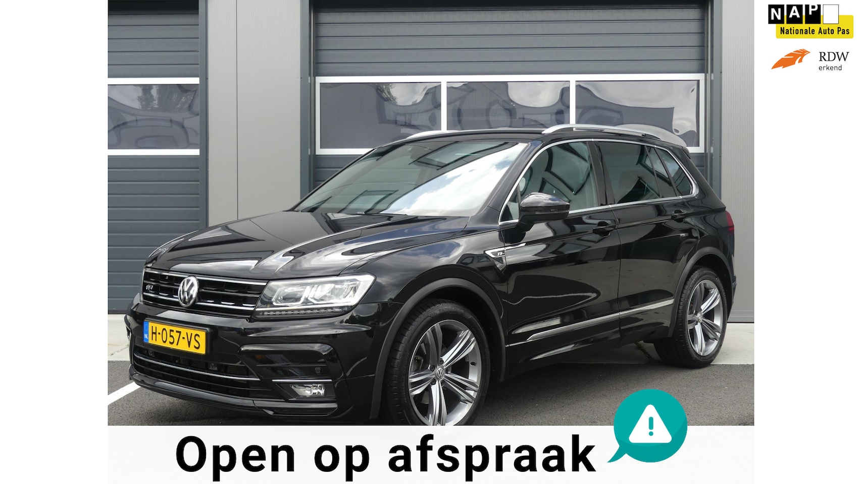 Volkswagen Tiguan - 1.5 TSI R-line ACT DSG / Automaat Groot Navi Digital Dashboard Xenon Adapt.Cruise Boekjes - AutoWereld.nl