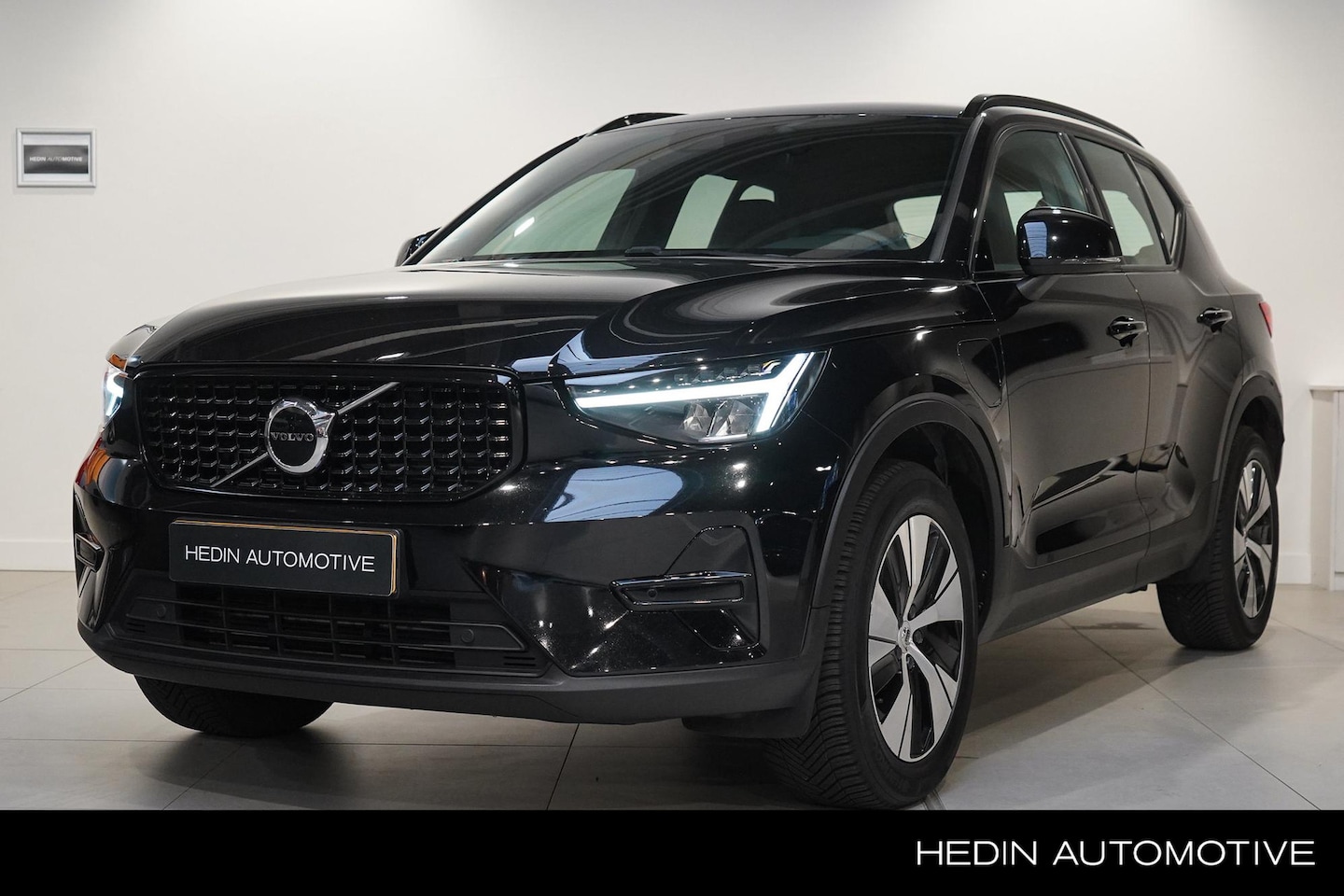 Volvo XC40 - T4 Plug-in hybrid Plus Dark Automaat 210PK| 1800kg Trekgewicht | Adaptive Cruise & Pilot A - AutoWereld.nl