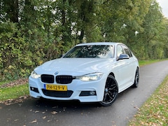 BMW 3-serie - 318i | M-Sport | Carbon | Sportlstoelen| Navi | Cruise | Clima