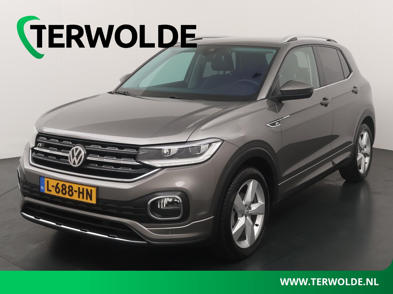Volkswagen T-Cross - 1.5 TSI Style | AUTOMAAT | R-Line Exterieur | Stoelverw. | Trekhaak | Navigatie | - AutoWereld.nl