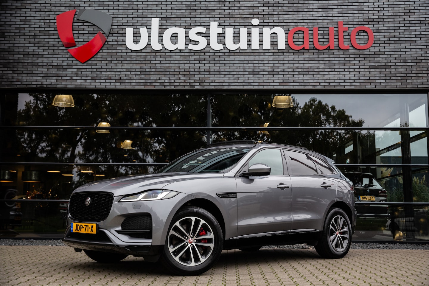 Jaguar F-Pace - 2.0 P400e PHEV R-Dynamic SE 2.0 P400e PHEV R-Dynamic SE , Panoramadak, Meridian, - AutoWereld.nl