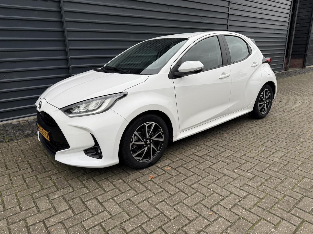 Toyota Yaris - 1.5 Hybrid Dynamic Adaptief Cruise Camera Carplay - AutoWereld.nl