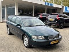 Volvo V70 - 2.4 Aut Leder Stoelverwarming 1e Eigenaar Dealer onderhouden