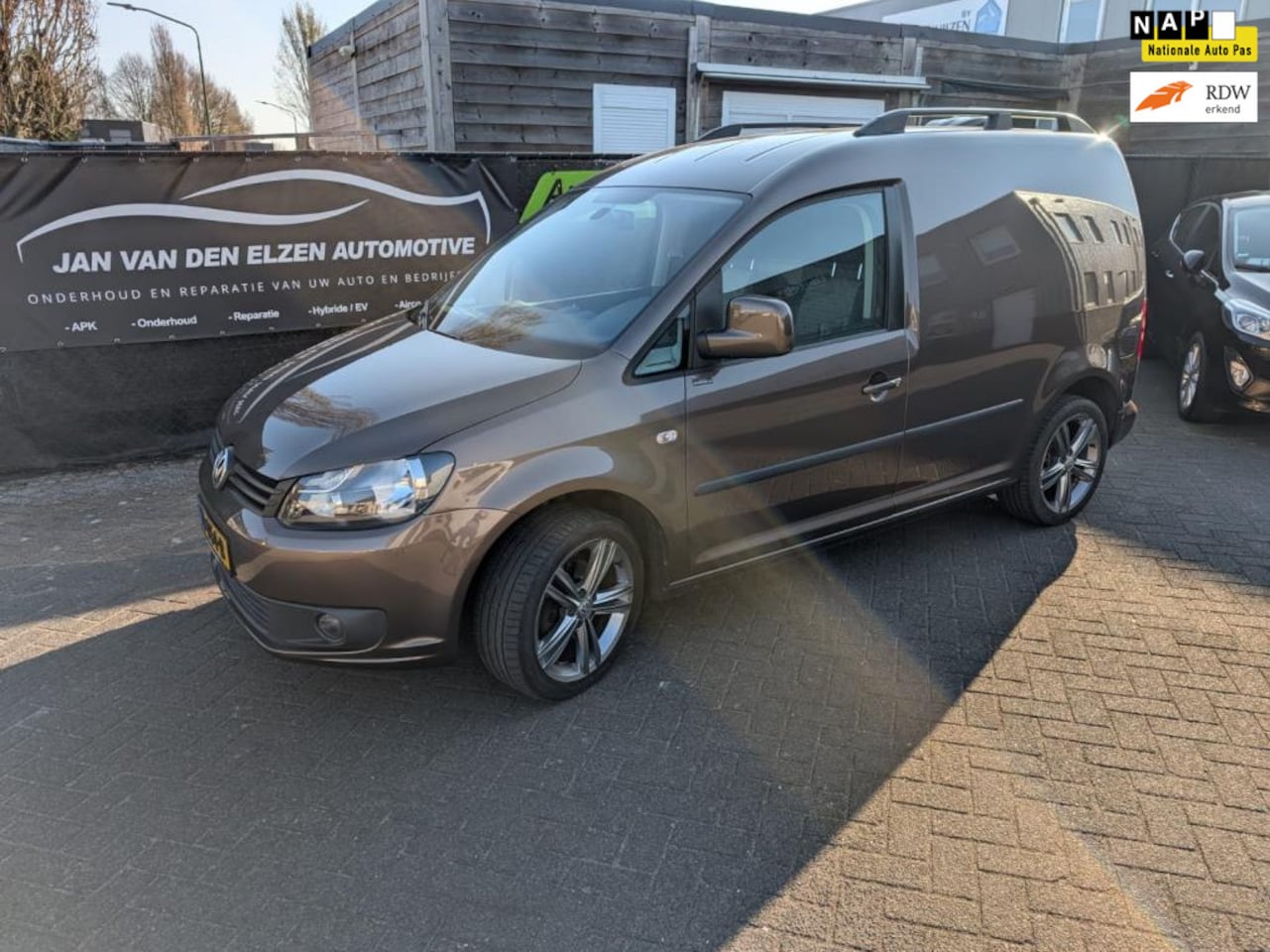 Volkswagen Caddy - 1.6 TDI Automaat, MARGE, 140000km, Lichtmetalen velgen, Parkeersensoren - AutoWereld.nl