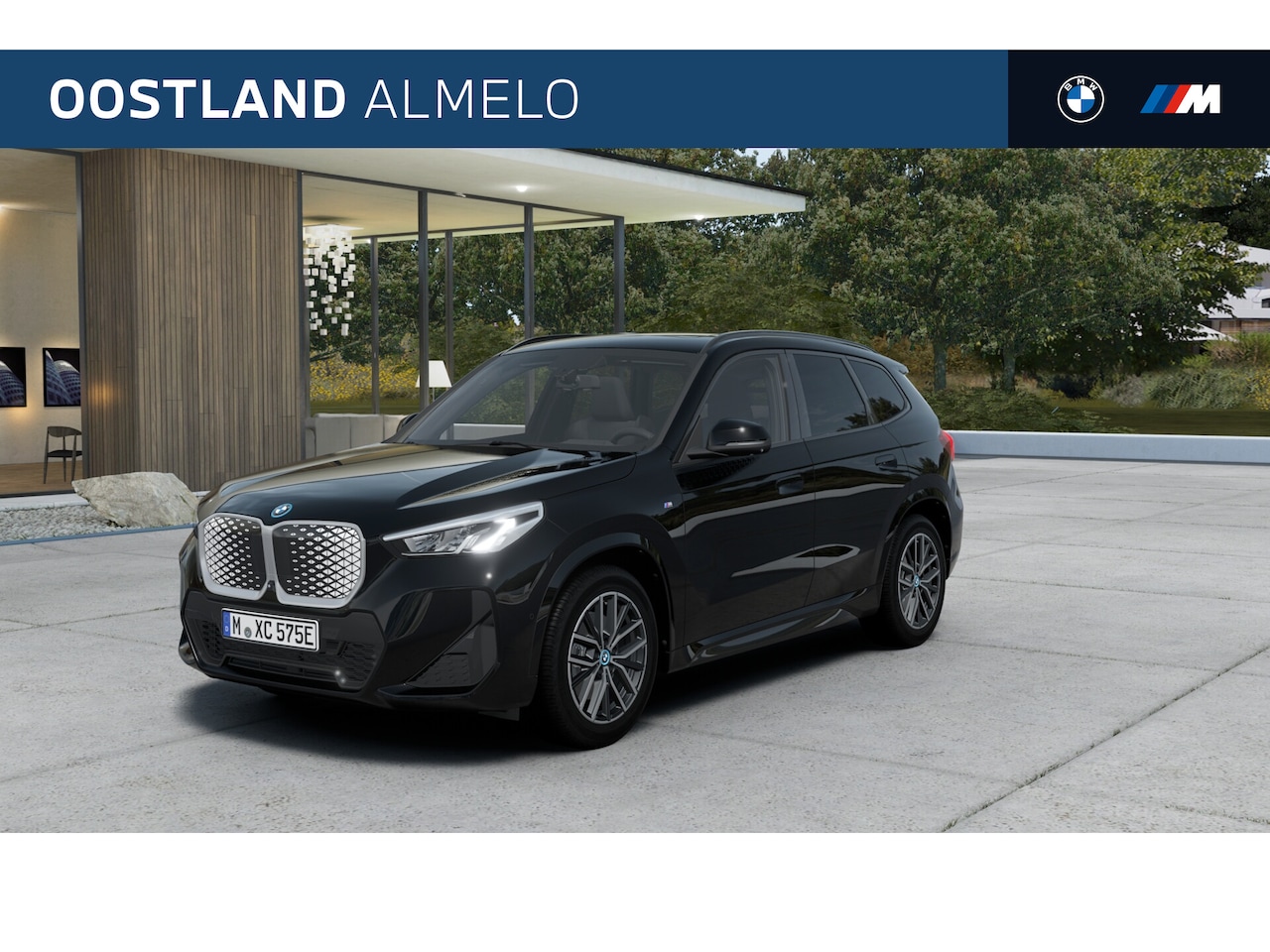 BMW iX1 - eDrive20 M Sport / Panoramadak / Trekhaak / Sportstoelen / M Adaptief onderstel / Achterui - AutoWereld.nl