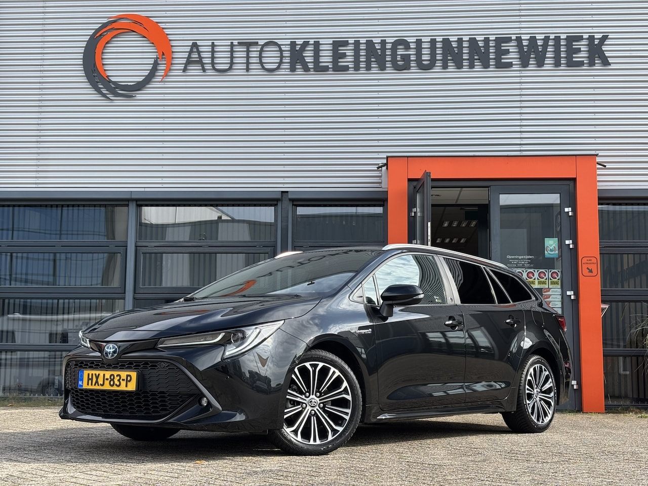 Toyota Corolla Touring Sports - 1.8 Hybrid Dynamic / Android Auto/Applecarplay / Camera / Stoel,Stuur & Voorruitverwarming - AutoWereld.nl