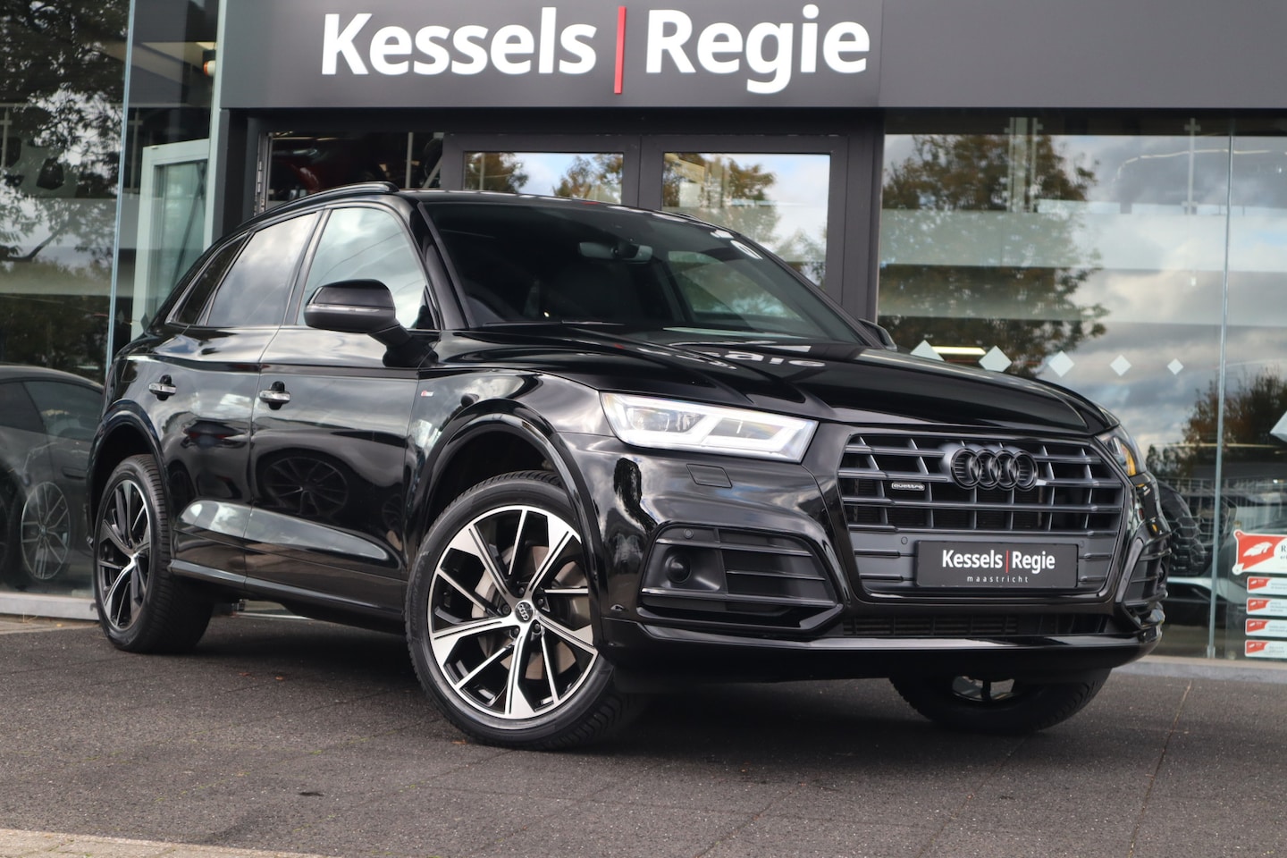 Audi Q5 - 50 TFSI e S-line Pano Lucht B&O Keyless El.haak Ambient Bliss Camera - AutoWereld.nl