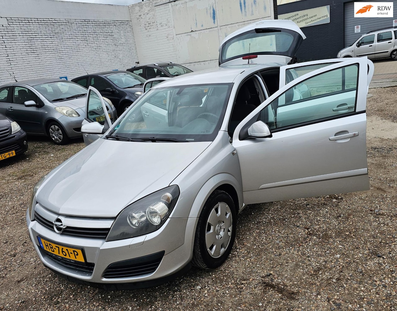 Opel Astra - 1.6 Essentia 5 deurs Airco nwe apk - AutoWereld.nl