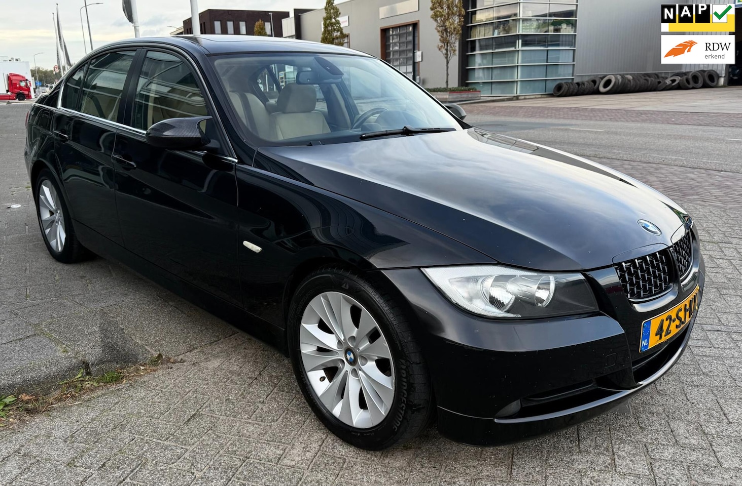 BMW 3-serie - 318i High Executive PANO - AutoWereld.nl