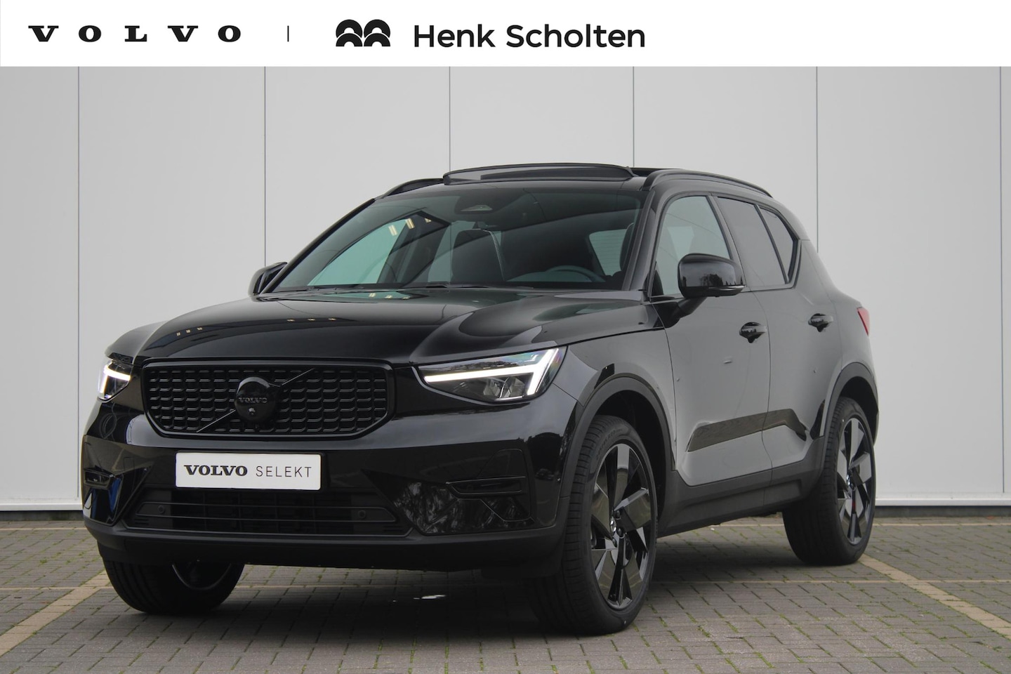 Volvo XC40 - Volvo XC40 B4 197PK Plus Black Edition | Visual Park Assist (incl. 360º view) | Schuif-/Ka - AutoWereld.nl